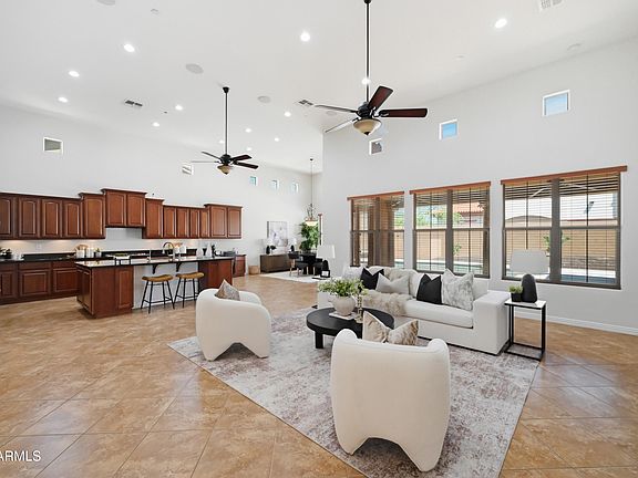 3rd image of 758 E SUNBURST Lane