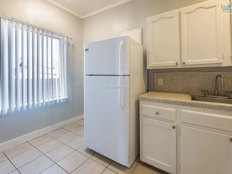 43rd Place Apartments — Photo 13