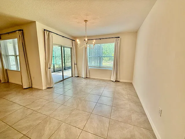 243 Meghan Cir — Photo 9
