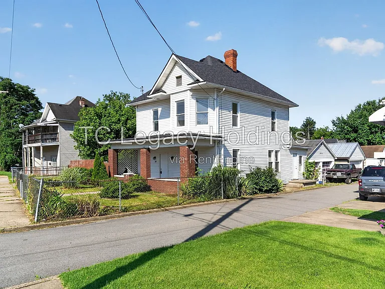 890 Traction St — Photo 9
