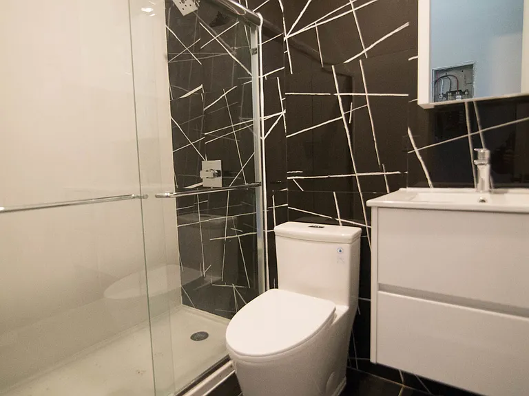 1048 Decatur St #2R — Photo 10