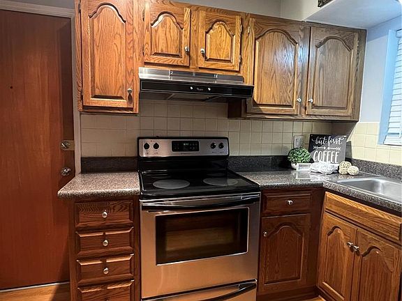 4th image of 4719 Jamieson Ave APT 3