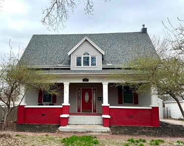 121 E Court St, Farmington, IL, 61531