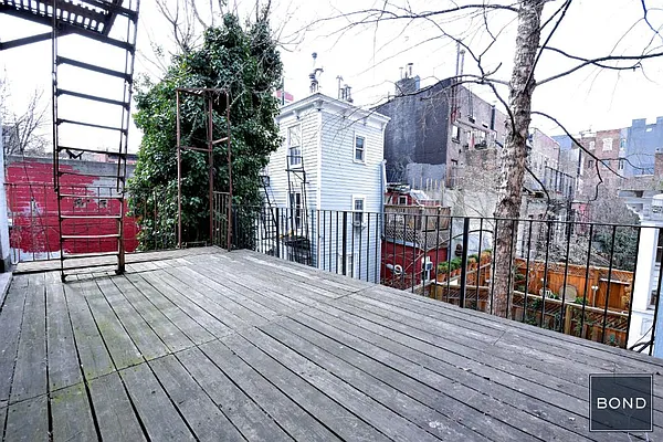 Rented by Bond New York | media 46