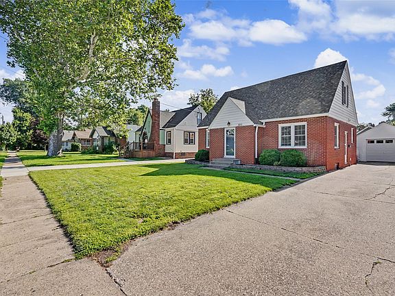 2nd image of 3011 48th St