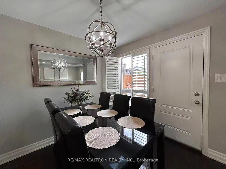 2 Lynedock Cres — Photo 13