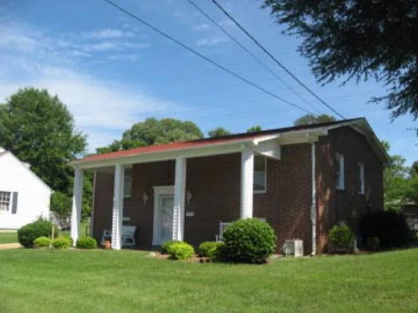 127 Summit Rd, Danville, VA 24540