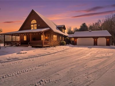 7520 W Hollow Rd, Naples, NY, 14512