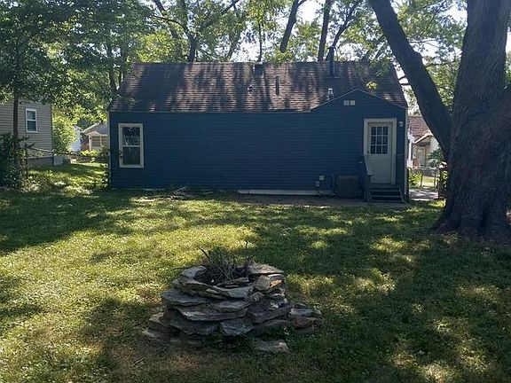 2nd image of 7827 Delmont St