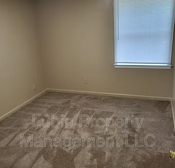 1165 Nester Cv — Photo 3