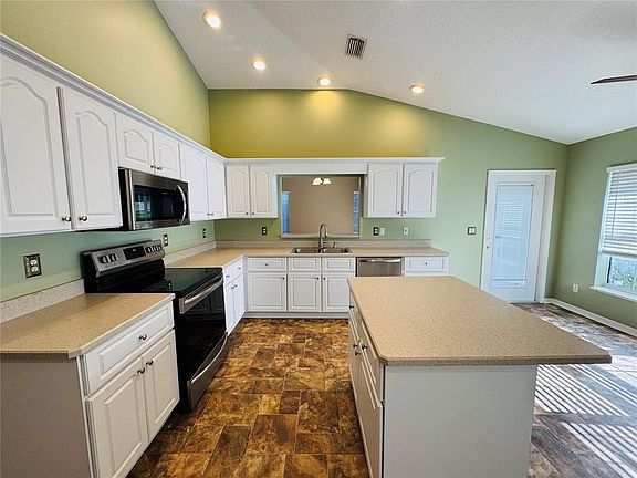 4th image of 2656 SW 20TH CIRCLE