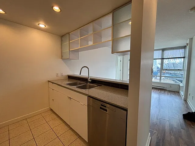 939 Expo Boulevard Vancouver — Photo 2