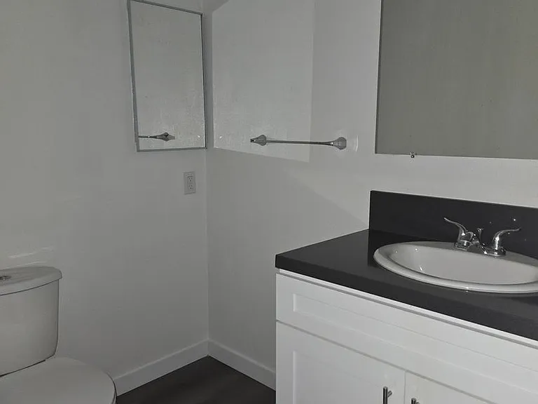 2650 E Park Ln — Photo 12