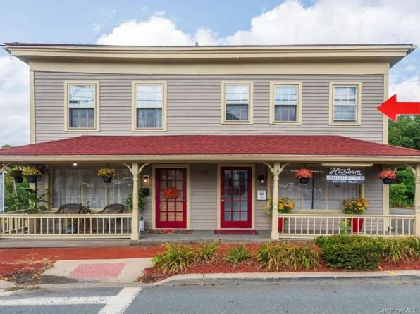 102 Ward St APT 1, Montgomery, NY 12549