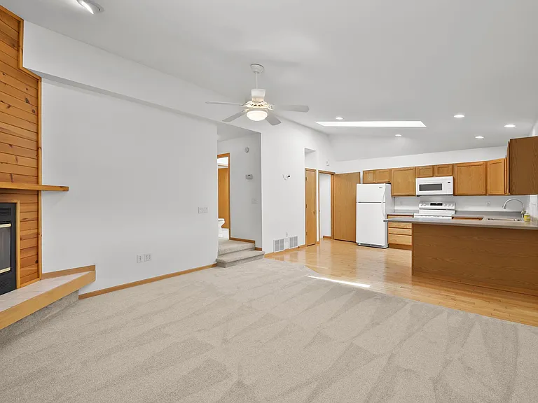 1652 Washington St — Photo 15