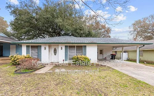 137 Amber St Photo 1