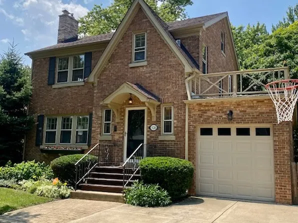 520 N Waiola Ave, La Grange Park, IL 60526