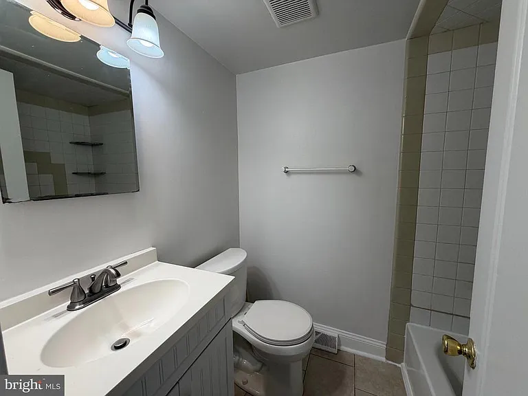 132 N Church St #A-1 — Photo 9