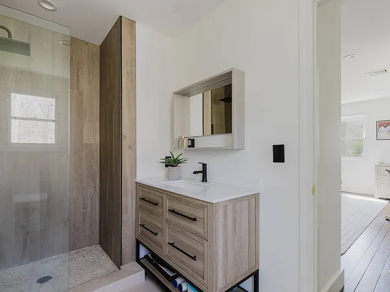 7 Quantuck Bay Ln — Photo 14