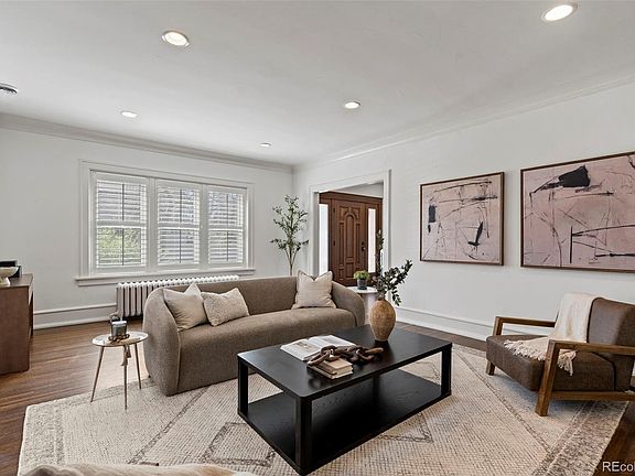 4th image of 2833 E 8th Avenue