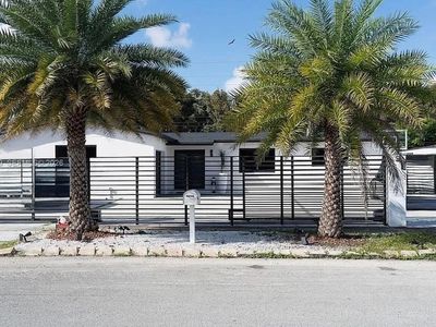 18250 NW 86th Ave, Hialeah, FL, 33015