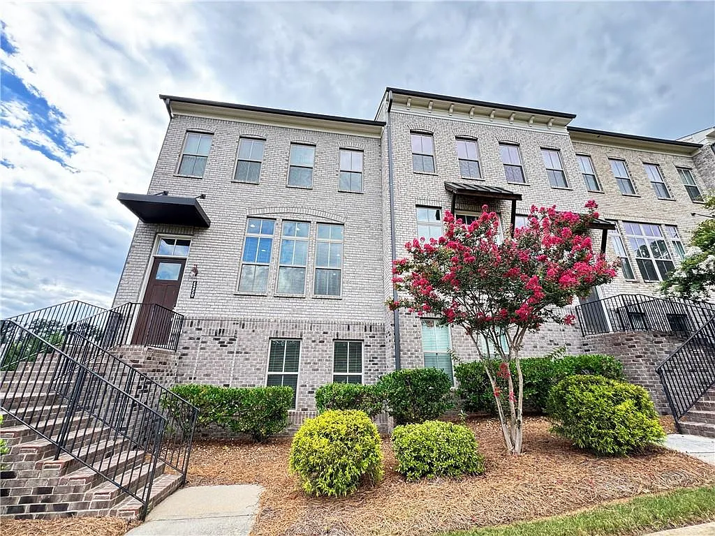 3 bed, 3.5 bath, 2403 sqft, $3,525 — Photo 2