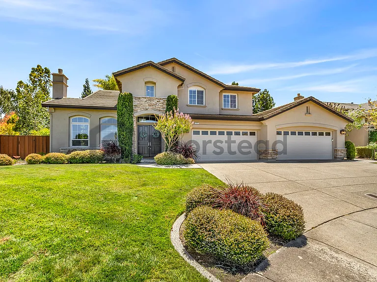 513 Winding Brook Ct — Photo 2