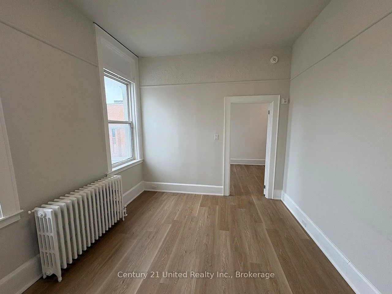3 bed, $2,100 — Photo 2