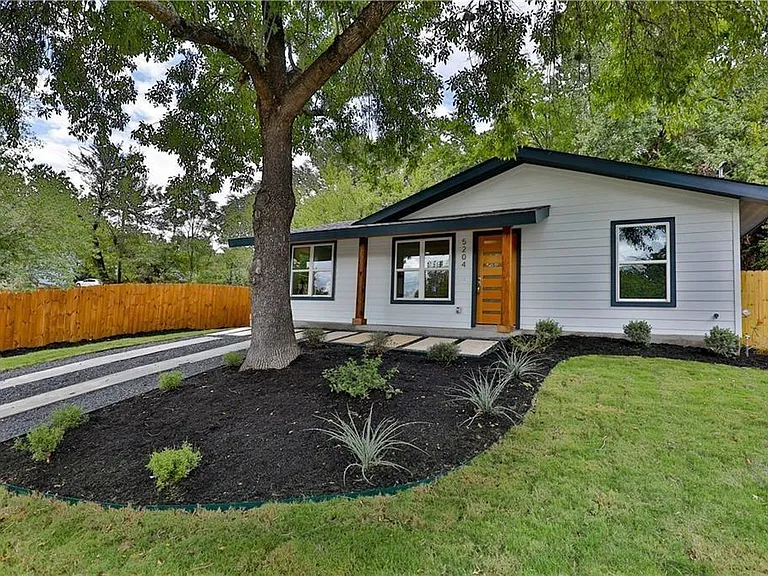 5204 Ledesma Rd — Photo 2