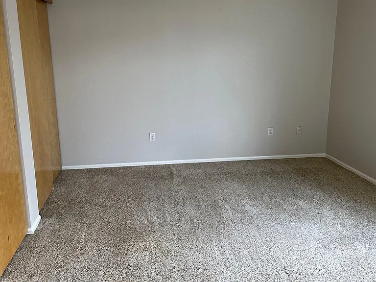 Master Bedroom Upstairs - 2 closets, ensuite bathroom