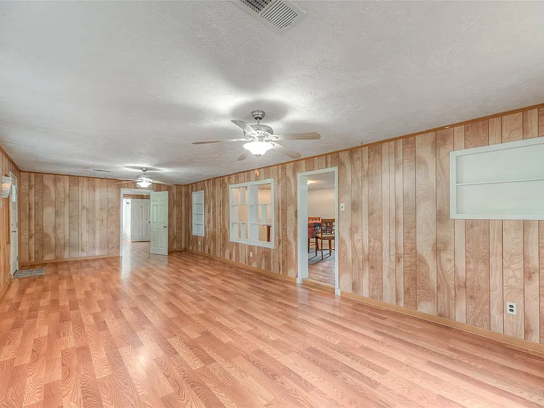 104 W Paradise Dr — Photo 3