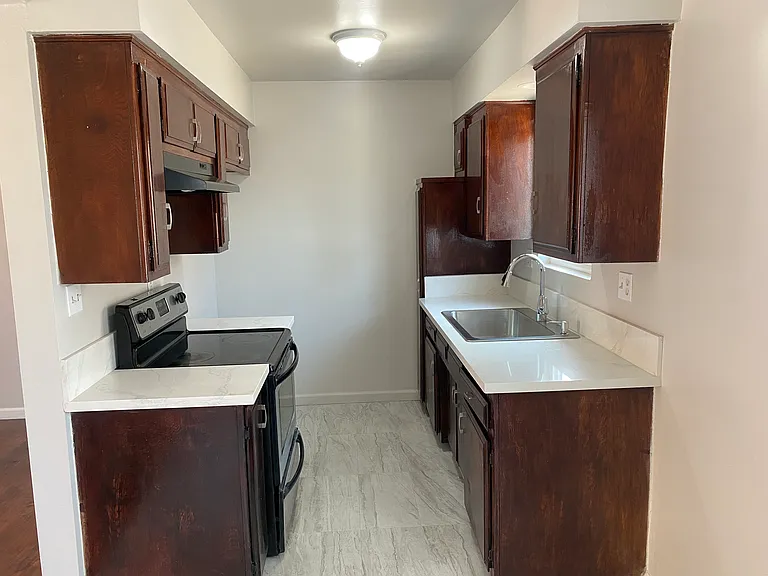 7717 Bright Ave #7 — Photo 11