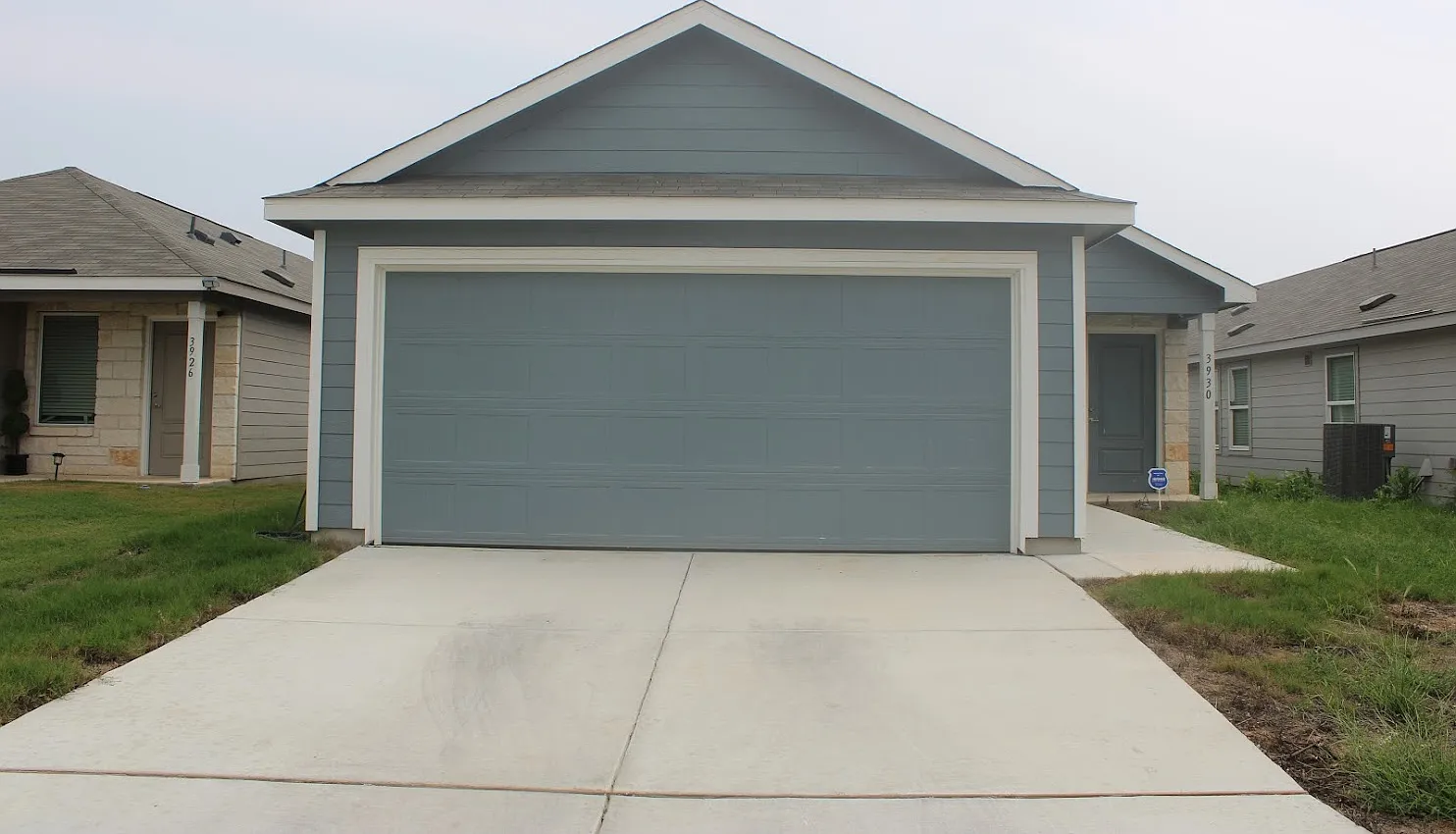 3 bed, 1402 sqft, $1,850 — Photo 1