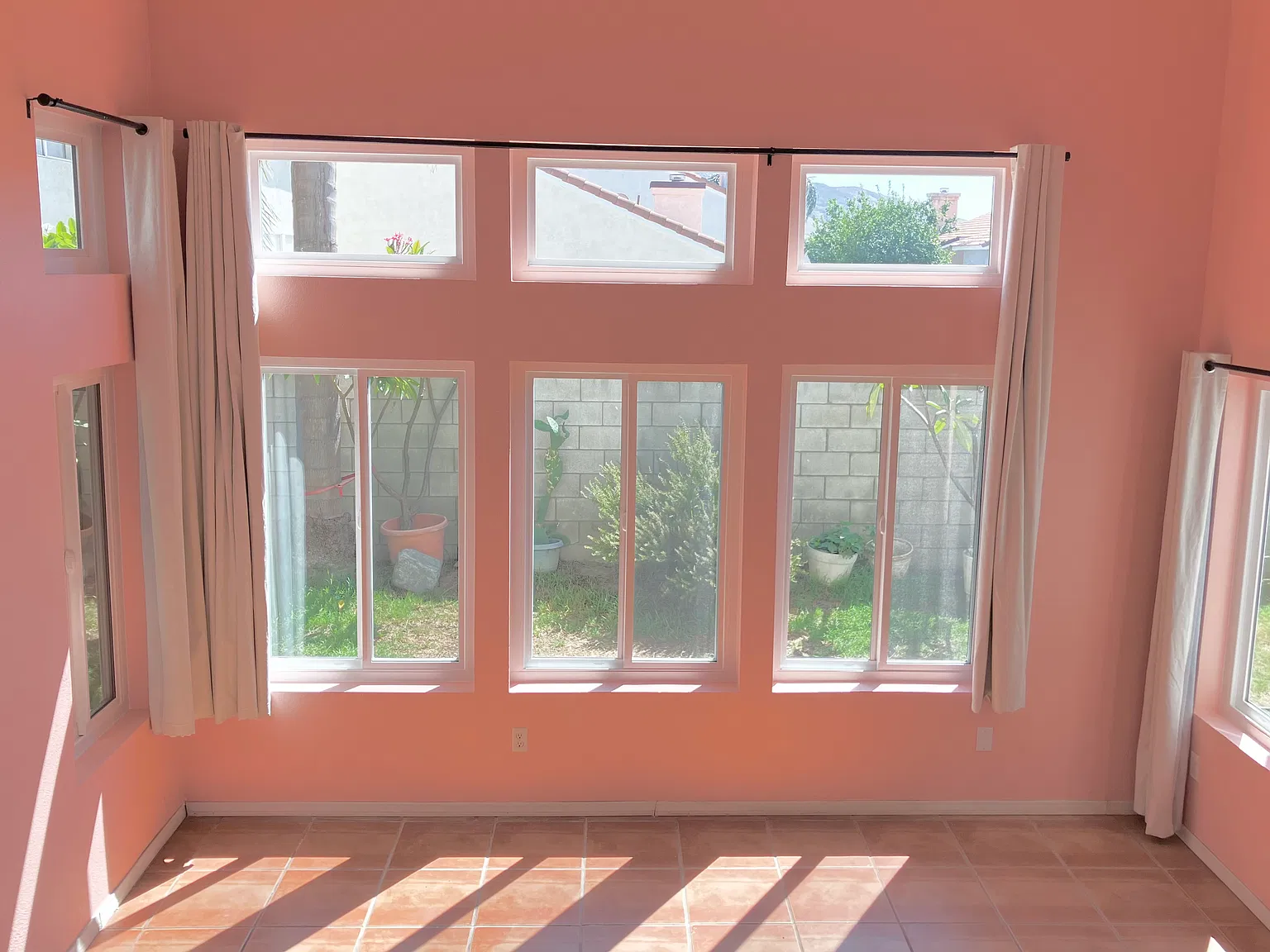 3 bed, 2.5 bath, 1455 sqft, $3,100 — Photo 4