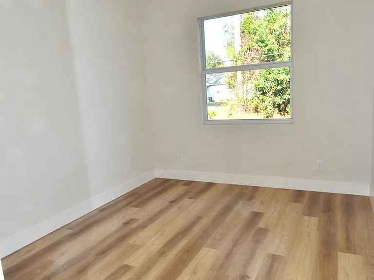 1043 Walden Blvd SE — Photo 16