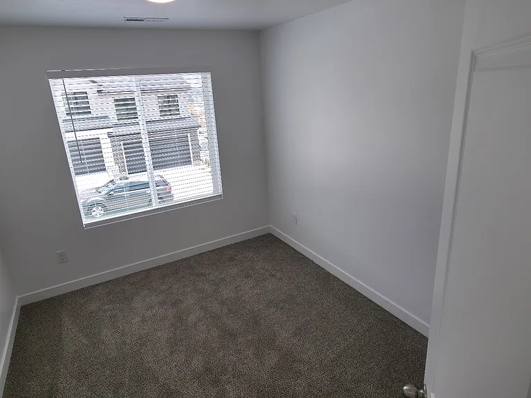 4335 N 325 E — Photo 15