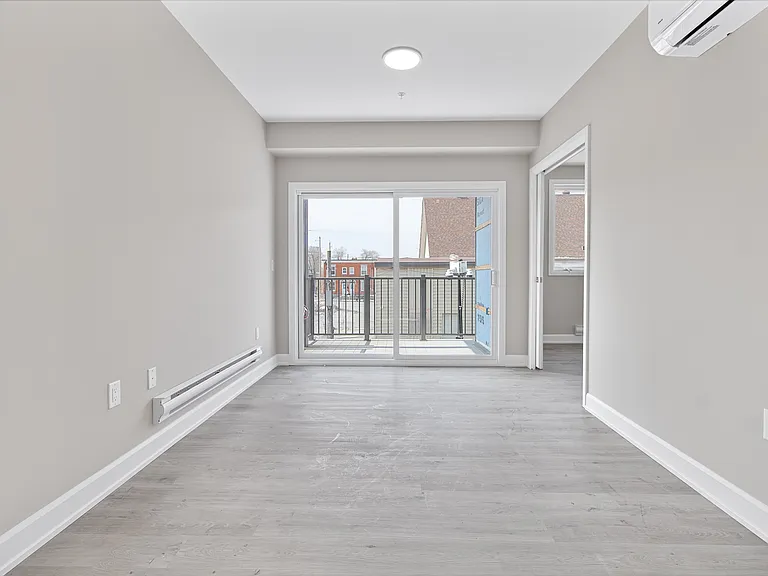 370 Cambridge St N #1 — Photo 5