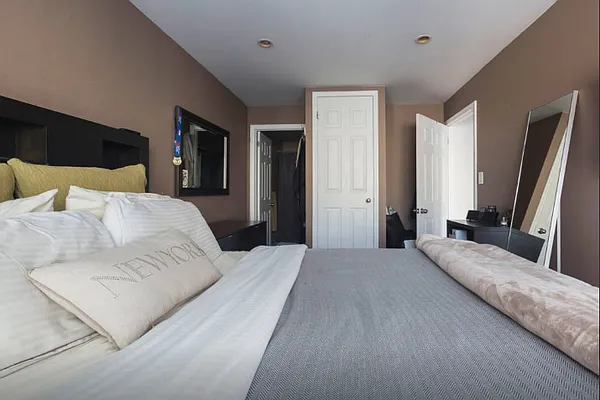 Rented by Veracity NYC LLC | media 23