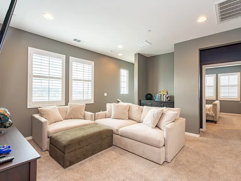 22058 Barrington Way — Photo 15