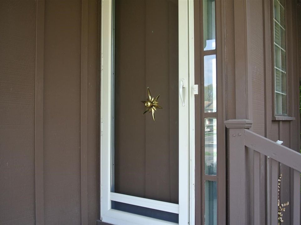 1st image of 1555 Rosemary Ln