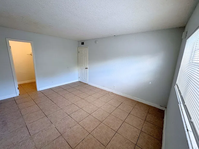 4160 NW 21st St #G106 — Photo 7
