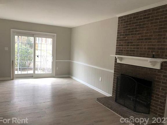 4th image of 812 Lightwood Dr