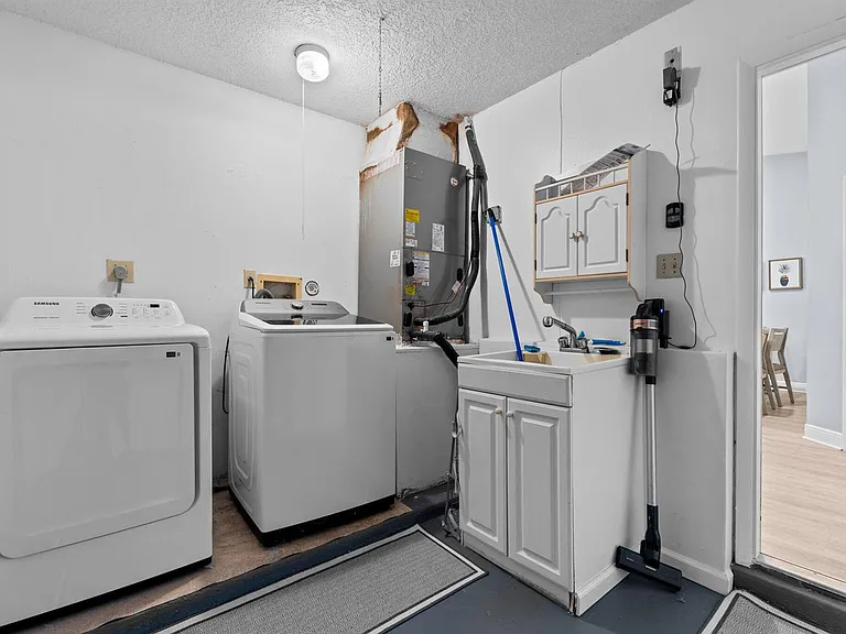 1599 Bayridge Pl — Photo 33