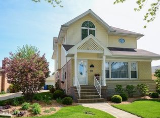 6844 N Sauganash Ave, Chicago, IL