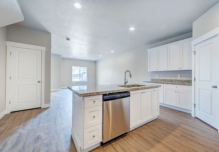 2598 N Cormac Pl #OVER GARAGE — Photo 8