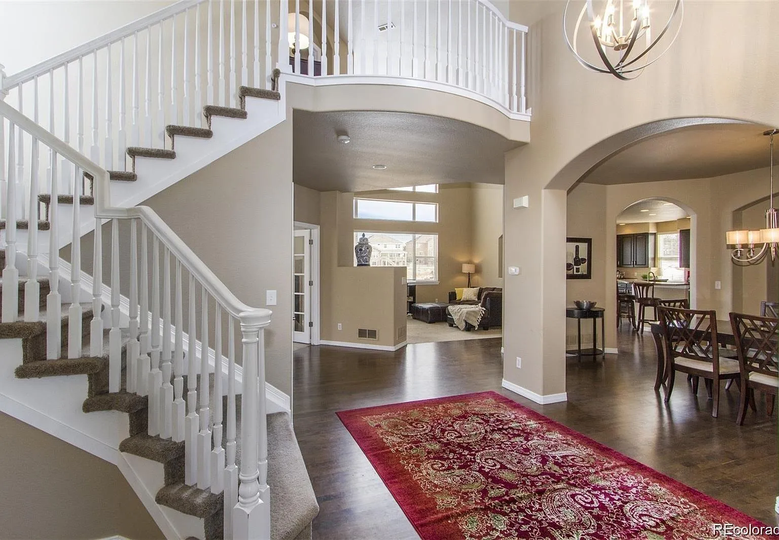 5 bed, 4.5 bath, 4591 sqft, $4,200 — Photo 3