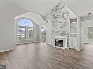 11021 Folksie Ct APT 301, Manassas, VA 20109