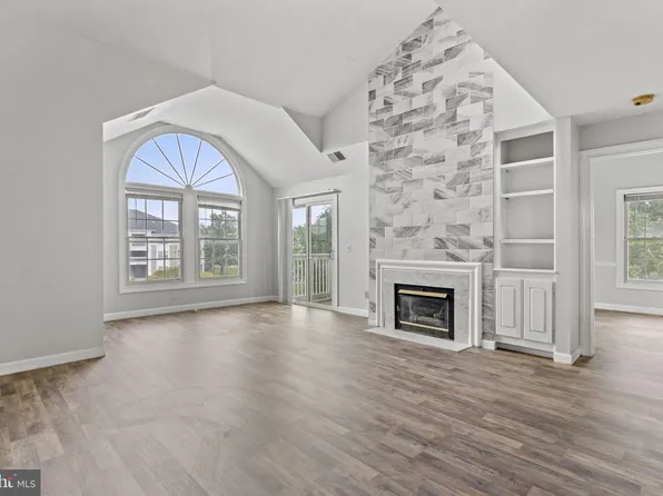 11021 Folksie Ct APT 301, Manassas, VA 20109