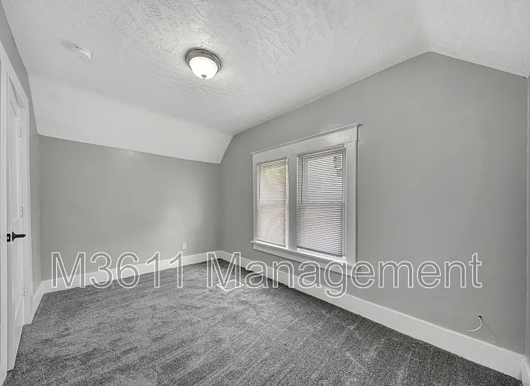 2503 S 8th St — Photo 18