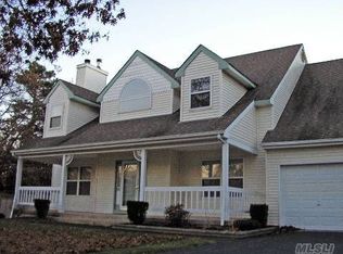 50 Neil Dr, Farmingville, NY 11738